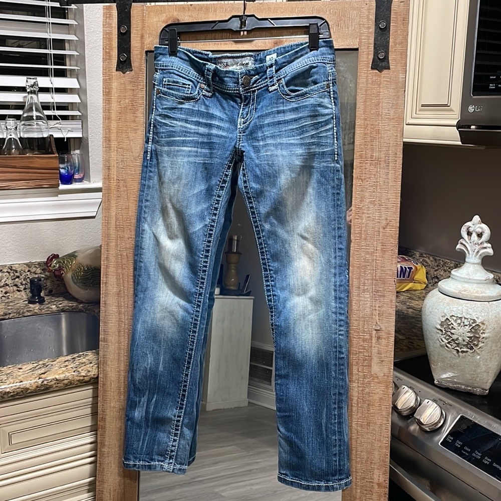 Buckle BKE Sabrina Straight Leg Jeans Size 27